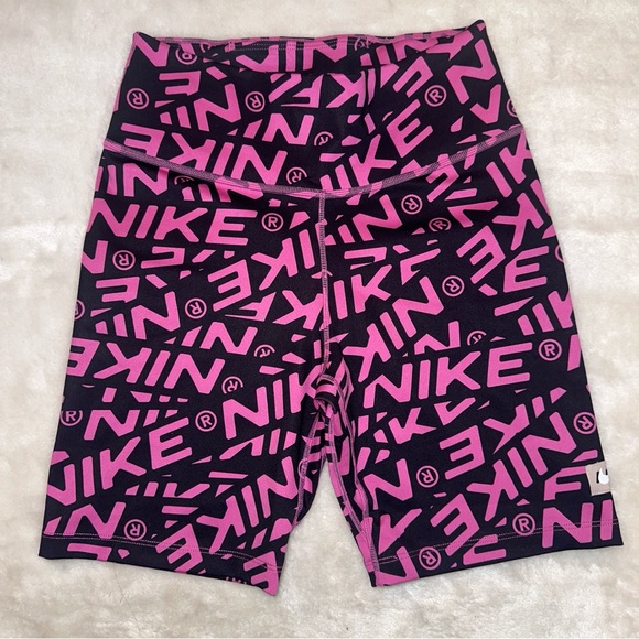 Nike One Women 7" Cosmic Fuchsia Printed Mid-Rise Biker Shorts Size XS - Picture 2 of 14
